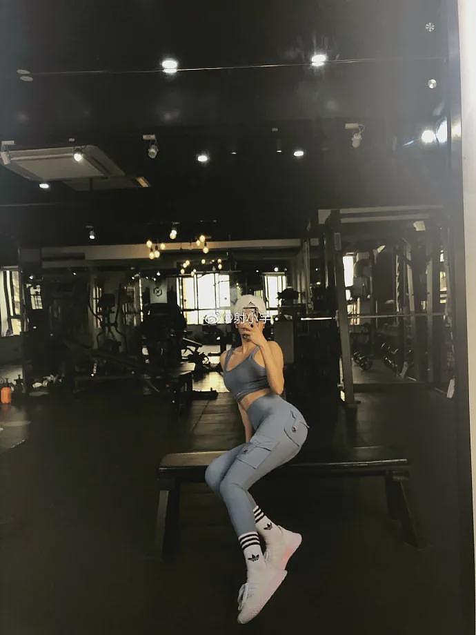 【美女】爱撸铁的瑜伽老师口出狂言:健身不是为了穿衣好看而是脱衣好看,网友:大写的服(组图) - 30