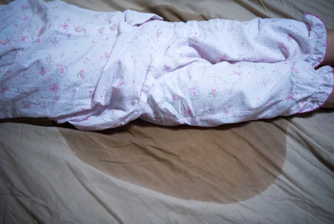 比“裸孩”还惨！继父和亲生母亲长年虐女，致其大小便失禁，却只被判12年？（组图） - 8