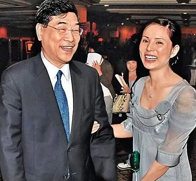 钟嘉欣婚变全梳理：推翻婚前协议，争抢孩子抚养权，TVB女星情路坎坷（组图） - 17