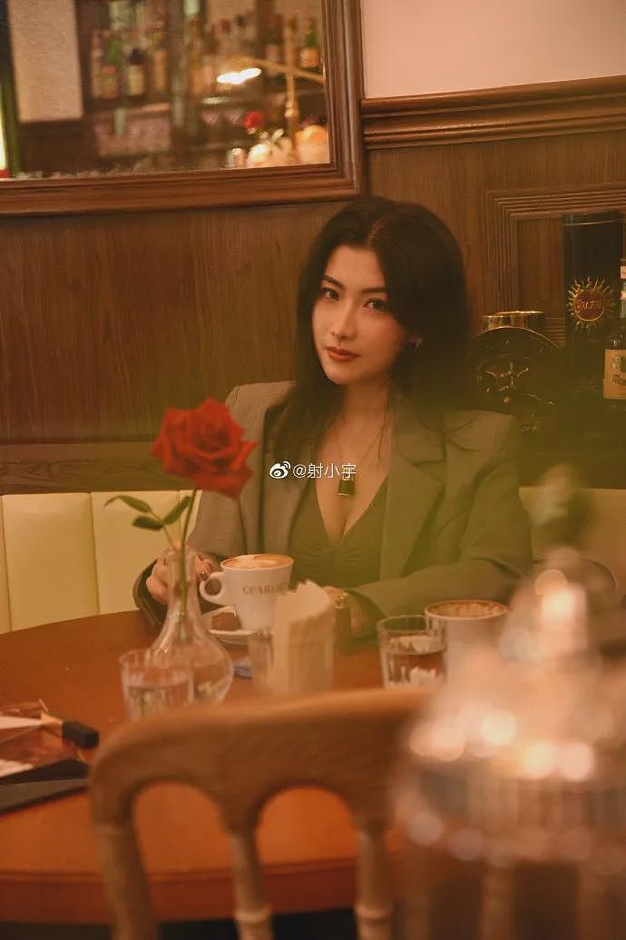 【美女】爱撸铁的瑜伽老师口出狂言:健身不是为了穿衣好看而是脱衣好看,网友:大写的服(组图) - 32