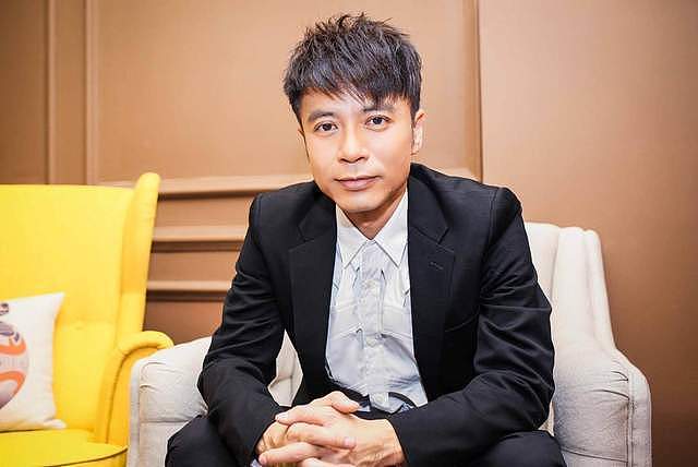 钱再多有什么用?57岁李克勤“家丑”曝光,给中年夫妻提了个醒(组图) - 16