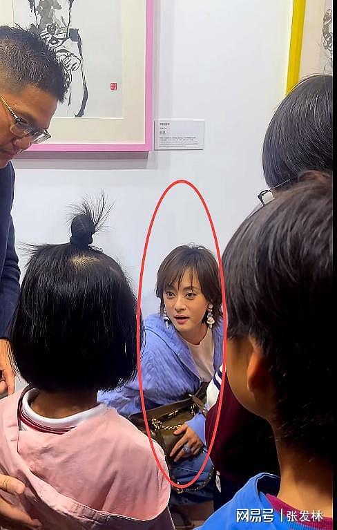 孙俪现身公益展！本人面色红润少女感强，眼球也不凸了颜值大回春（组图） - 4