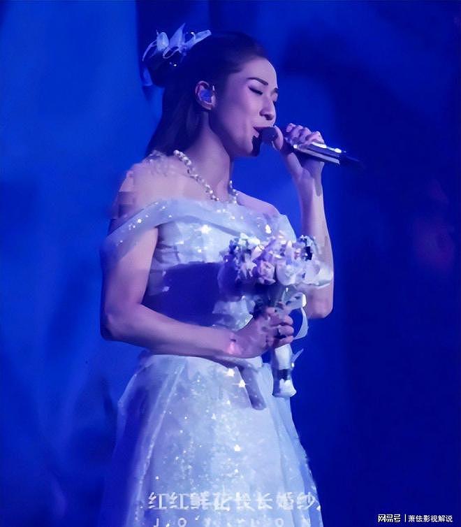 曝2大离婚瓜!国民男星夫妻反目分居2年,钟嘉欣7年抱仨遭骗婚(组图) - 10