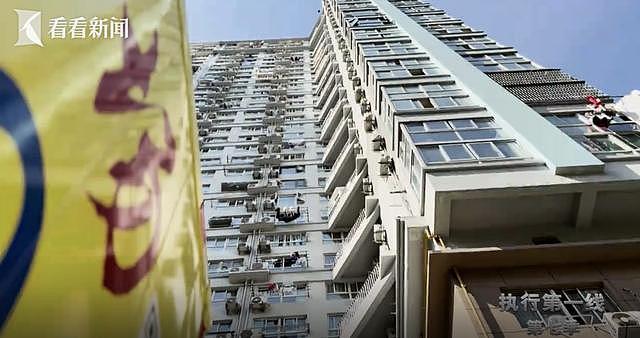 七旬爷叔自称“等爱情”每晚伫立南浦大桥下，却拖欠房租、屋中堆满垃圾清运出100多箱，房东：老鼠、蟑螂到处都是（组图） - 6