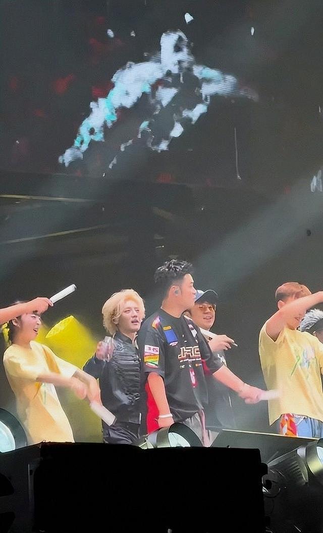 鹿晗凌晨为陈赫庆生不到72小时,令人作呕一幕上演,关晓彤遭牵扯(组图) - 2