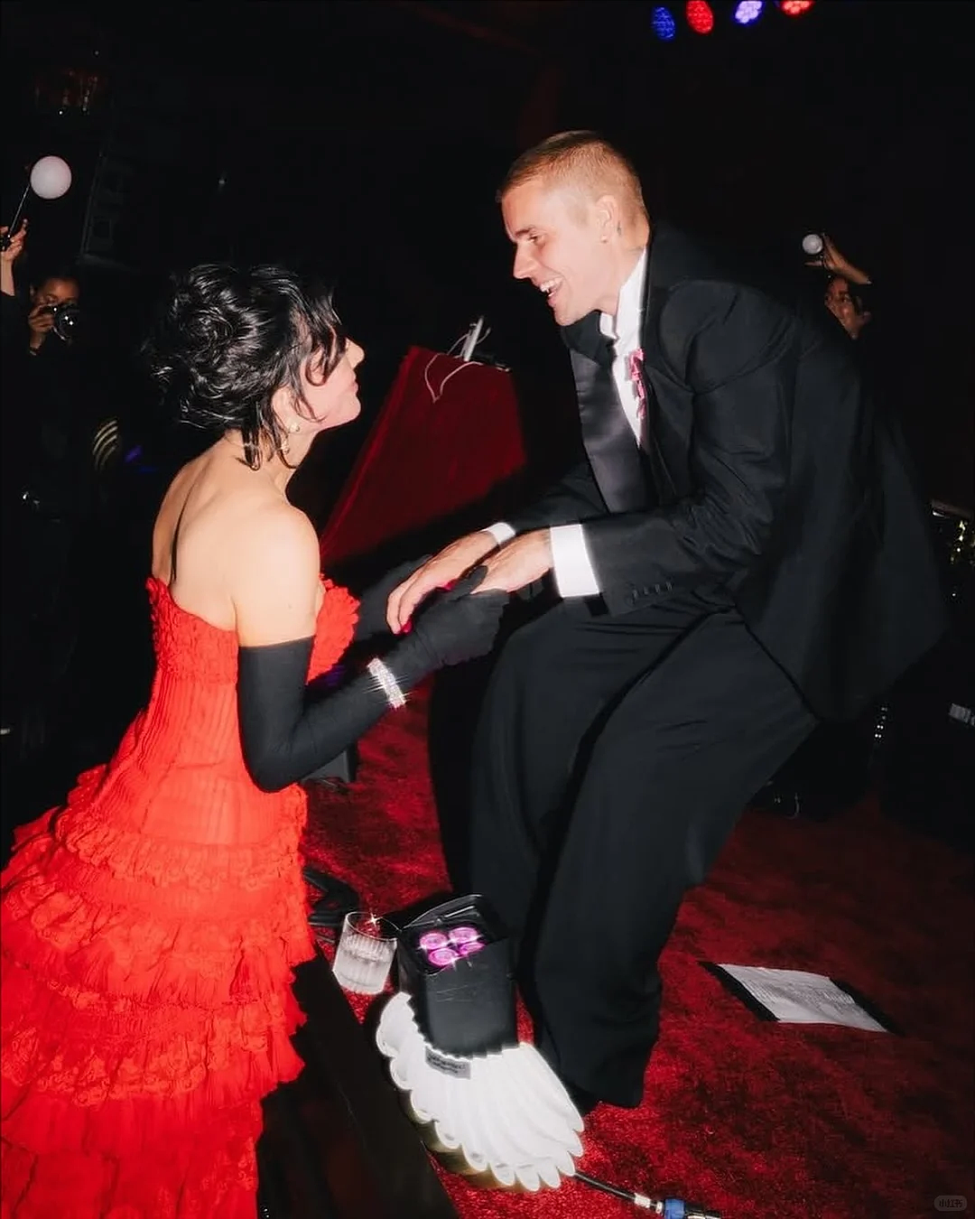 生日宴轰动全美,排场堪比Met Gala!全网最关注的却是她70岁的脸...(组图) - 12