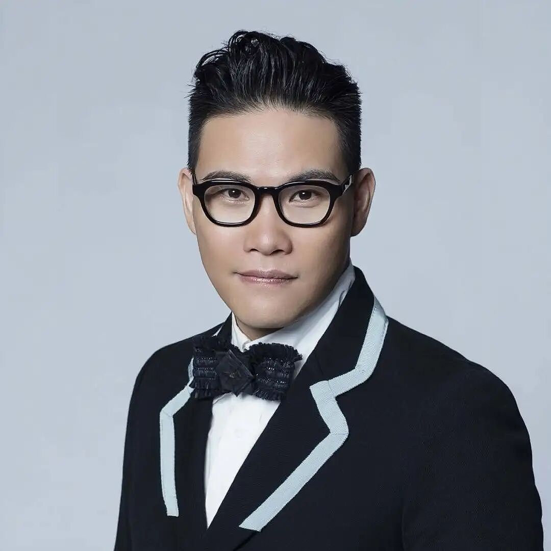 香港知名男星被曝婚内出轨？前一天还在和妻子秀恩爱，结果大反转（组图） - 2