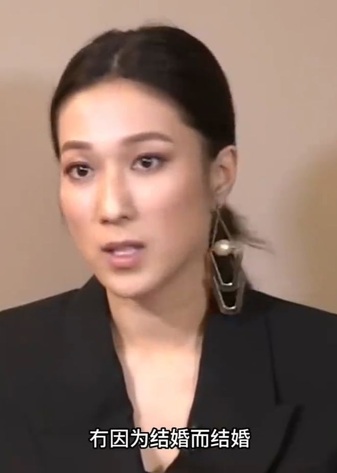 钟嘉欣婚变风波升级!曝其签婚前协议被骗婚,狂接工作争抚养权(组图) - 15