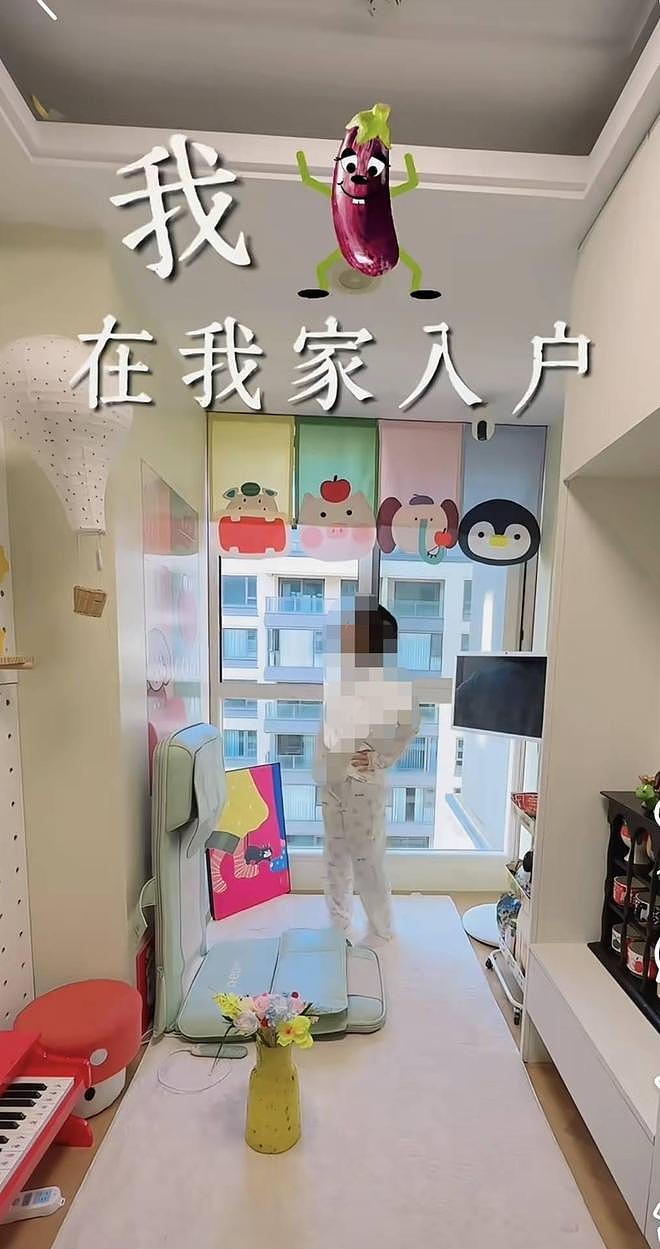 公摊电梯厅成火锅涮菜区和“私人影院”?业主爆改一梯一户引争议(组图) - 2