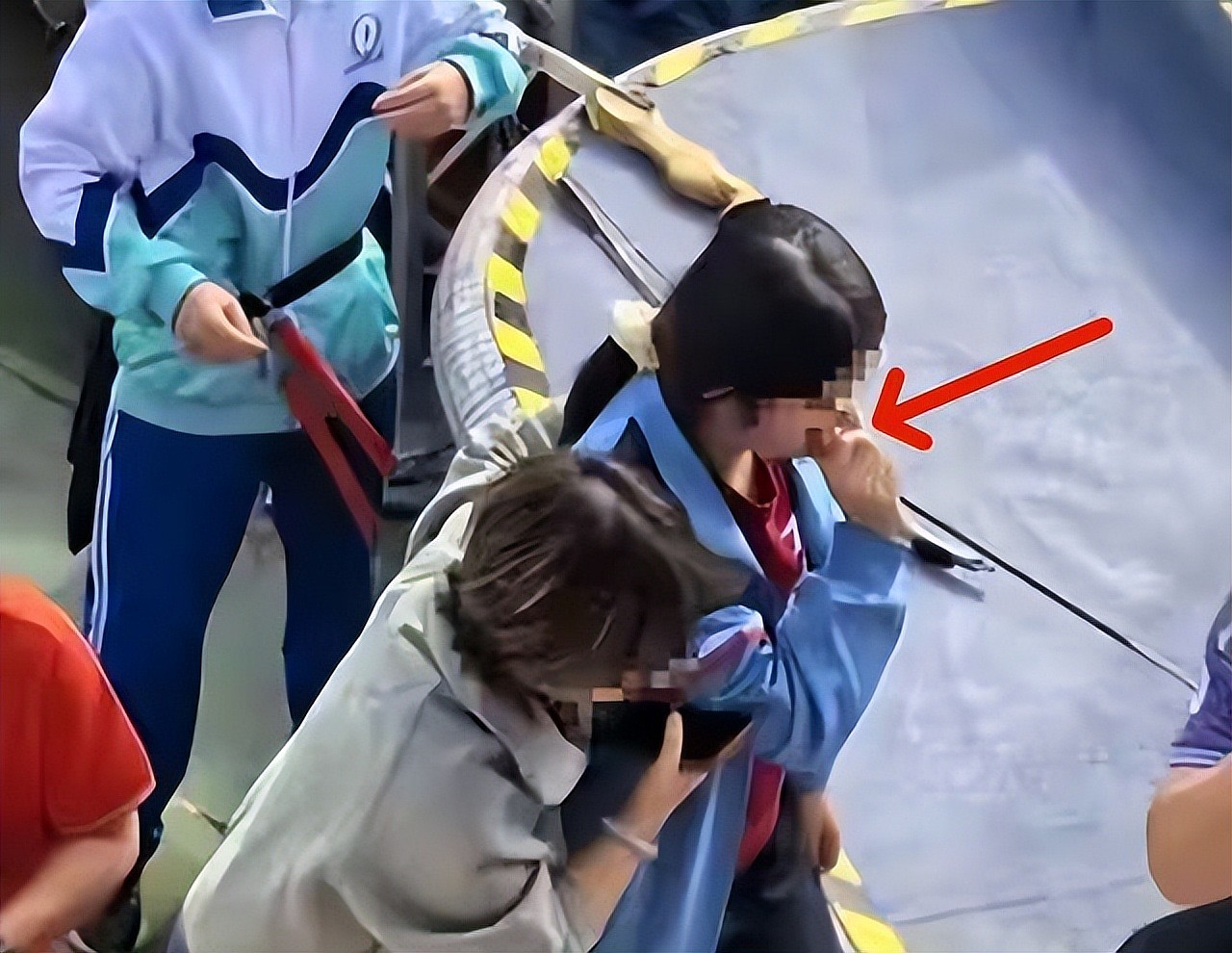 广东高中运动会表演出大事!女生脸部中箭急送医,目击者爆料箭手20次只中2次(视频/组图) - 3