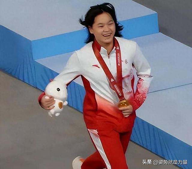 全红婵捐款4万后遭恶评围剿，豪宅风波还没停，18 岁的她扛太多了（组图） - 1