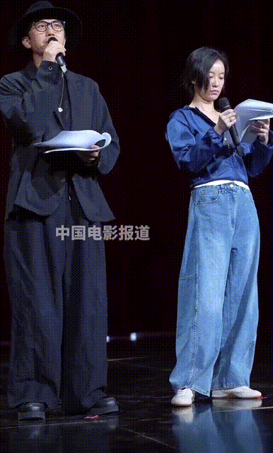 陈道明亲自指导金鸡奖舞台，他晒黑了，身体硬朗，穿绿色卫衣很帅（组图） - 9