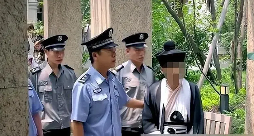 美女道姑靠 “狐媚术” 色诱香客500万：上身道袍下身蕾丝恶心手段看吐我…（组图） - 11