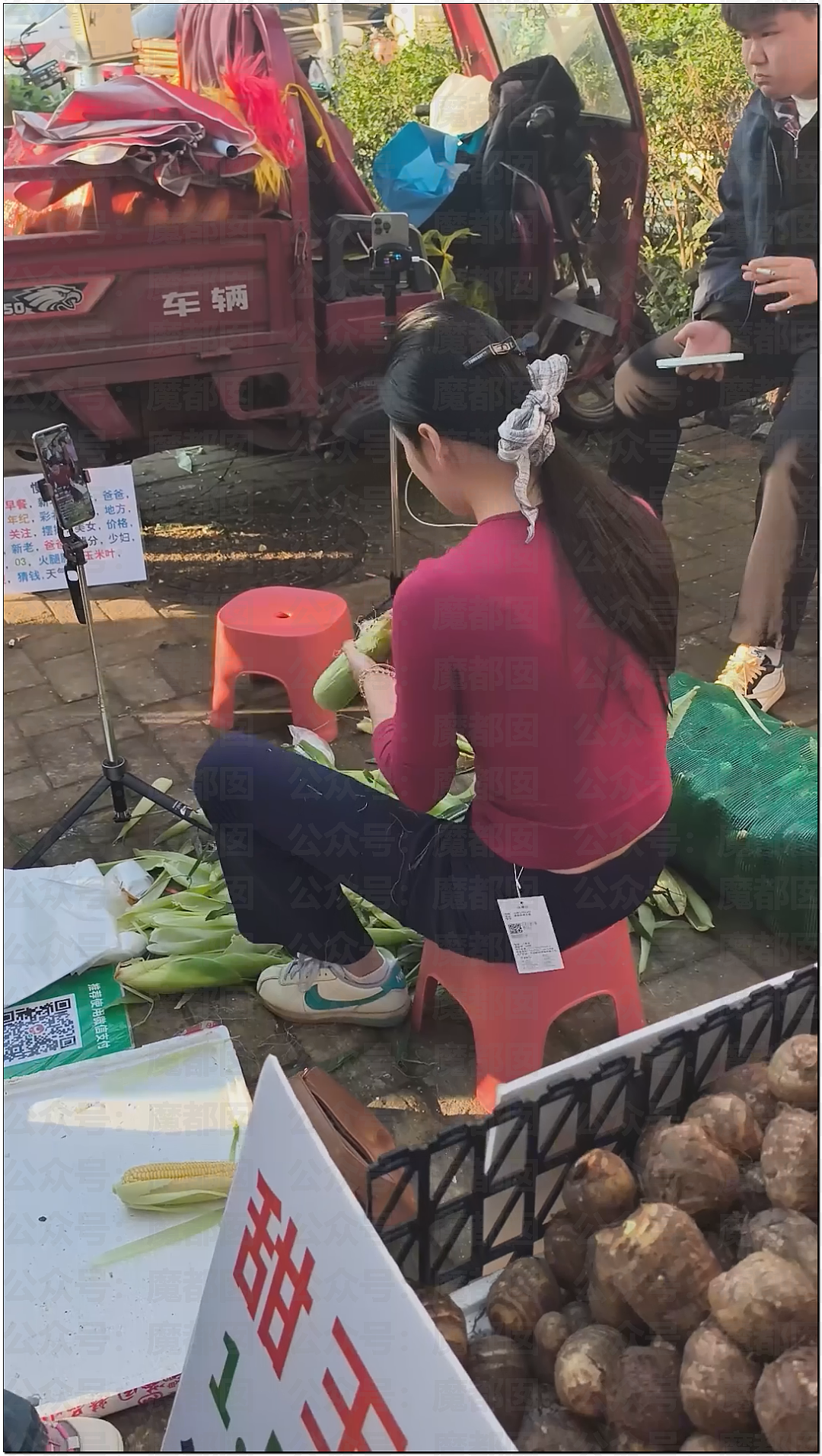 后背私密实拍！吊牌不摘、蔬菜摆样…卖菜女网红引出白嫖新手法（视频/组图） - 24