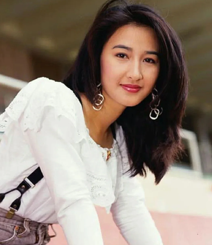 她曾是全民女神,巅峰时下嫁“穷小子”,61岁仍冻龄如少女(组图) - 16