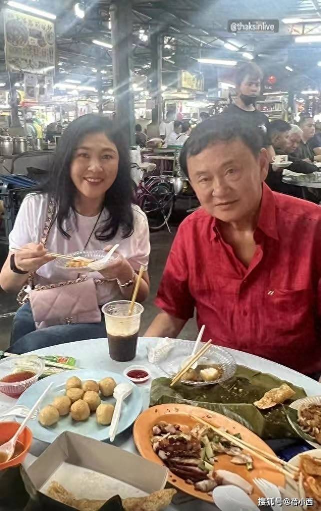 58岁英拉真胖不少！和哥哥吃路边摊没架子（组图） - 1