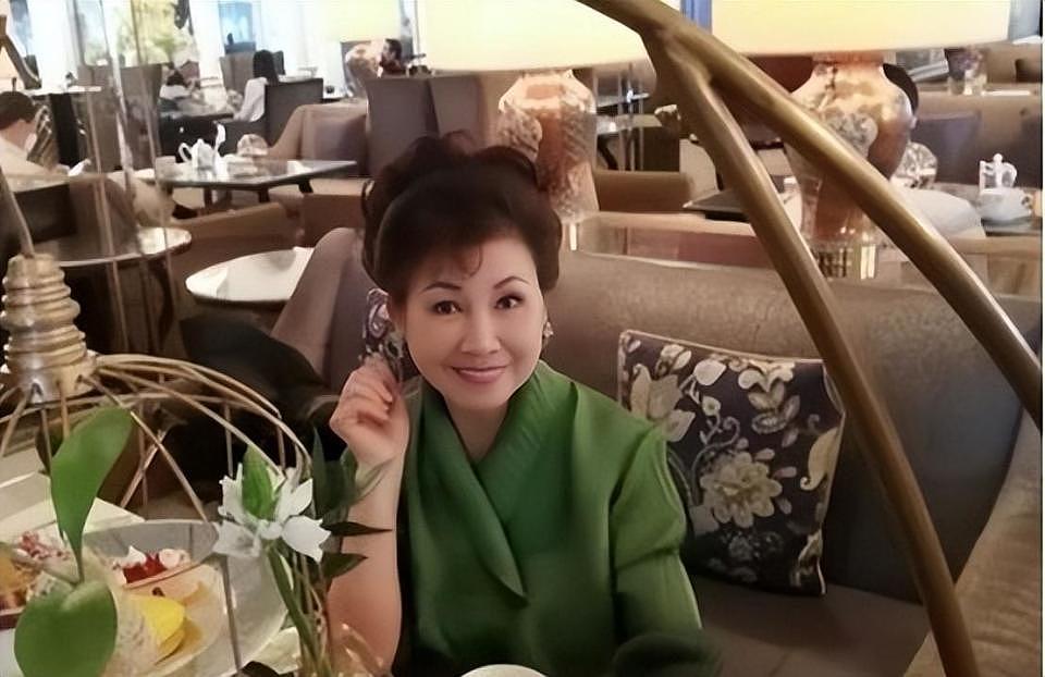 悲痛!曝香港知名女星老公在家中离世,移民加拿大,回国第4天传噩耗(组图) - 7