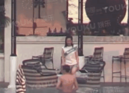 卓伟又爆大瓜！明星夫妻反目，分居2年闹离婚，靳东、吴奇隆躺枪（组图） - 4