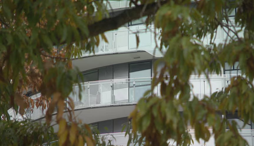 胆小勿入!大温女童从豪华公寓23楼坠亡断成两截!警方:事发时有人疯狂呼救,死因仍成谜(组图) - 9