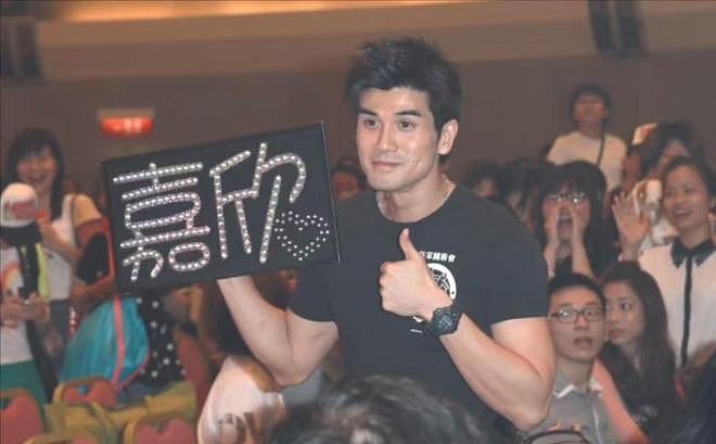 “港圈白月光”钟嘉欣闹离婚：错过林峰，却遭丈夫骗婚？可曾后悔（组图） - 16