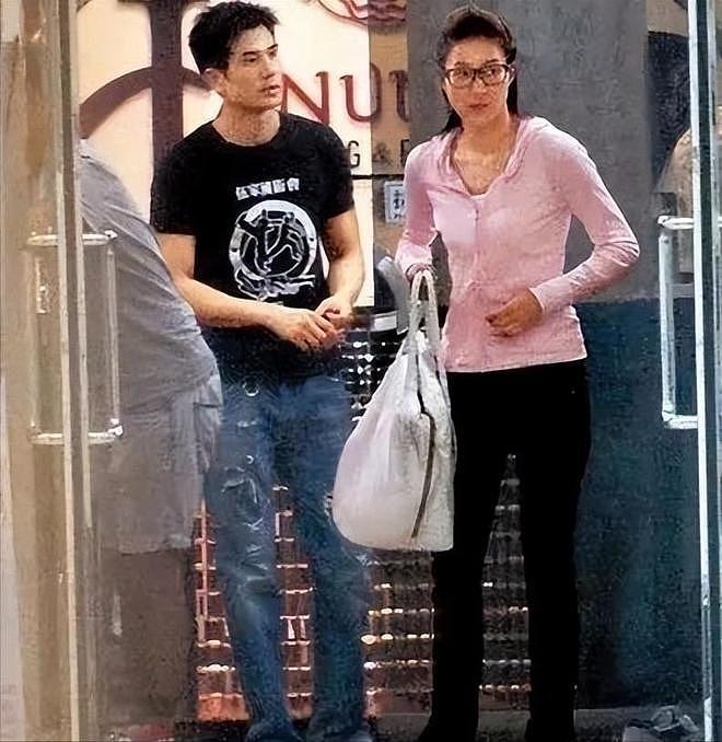 “港圈白月光”钟嘉欣闹离婚：错过林峰，却遭丈夫骗婚？可曾后悔（组图） - 17