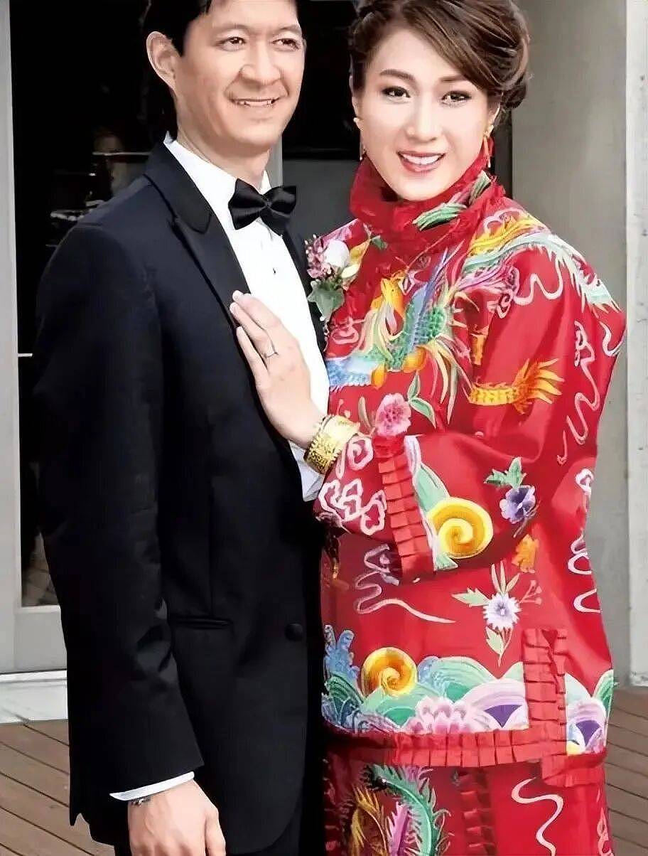 钟嘉欣将和老公庆祝结婚十周年!否认婚变谣言(组图) - 7