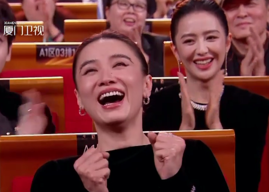 易烊千玺和宋佳夺金鸡奖的那一刻,同场演员们的微表情才是场大戏(组图) - 25