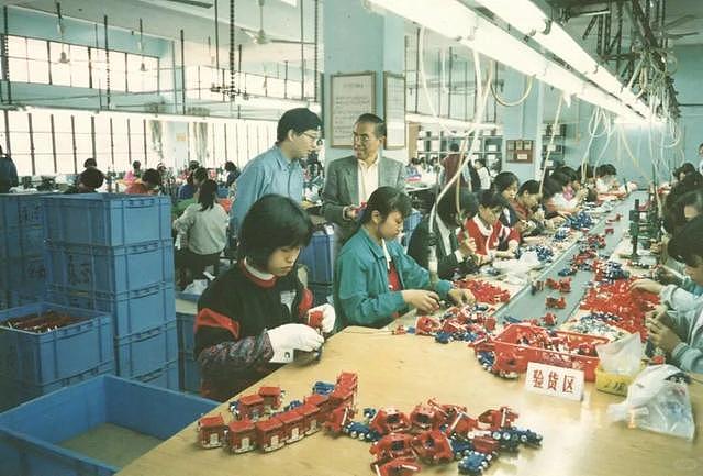 “小黄鸭之父”病逝，享年102岁：将变形金刚玩具引入中国（组图） - 4
