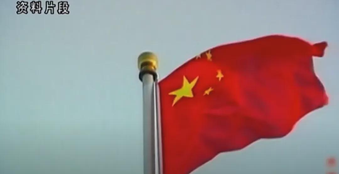 最穷富豪无房无车：裸捐2000亿，李嘉诚扶棺（组图） - 9