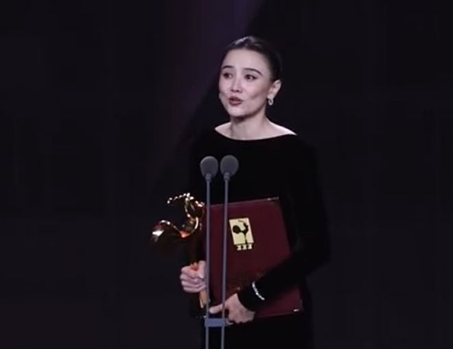 金鸡奖获奖名单出炉!易烊千玺影帝宋佳二封影后,张艺谋惹争议(视频/组图) - 2