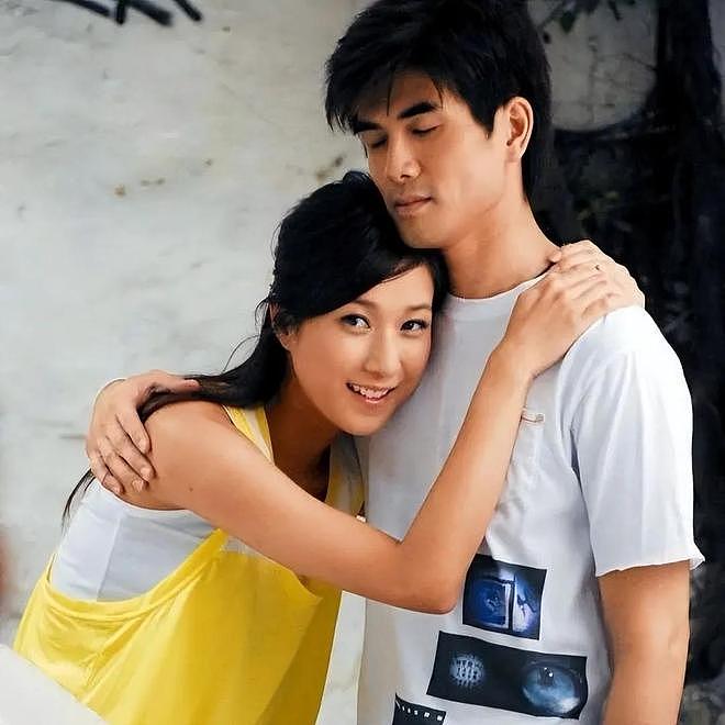 “港圈白月光”钟嘉欣闹离婚：错过林峰，却遭丈夫骗婚？可曾后悔（组图） - 15