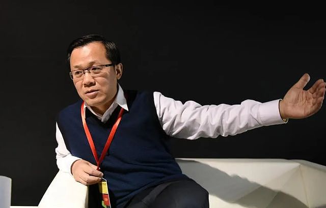 卓伟曝国民男星闹离婚!夫妻反目,已分居2年,靳东吴奇隆躺枪(组图) - 24