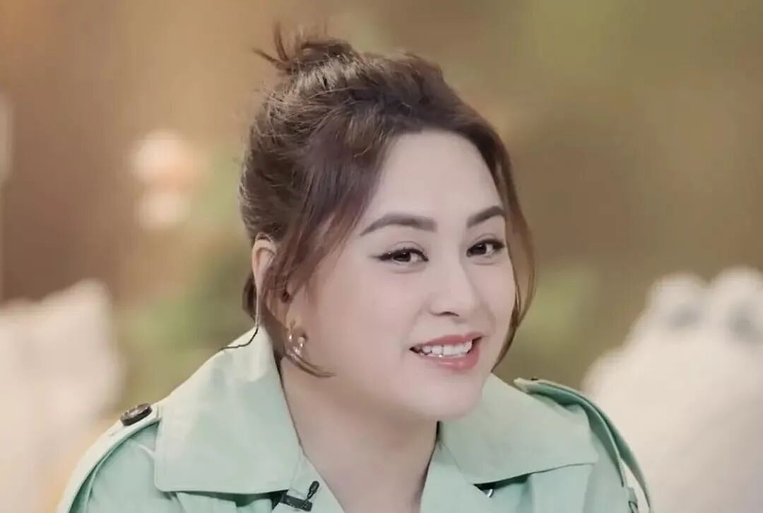 44岁阿娇近照刷爆热搜，网友看呆：离婚5年后，她怎么成这样了？（组图） - 2