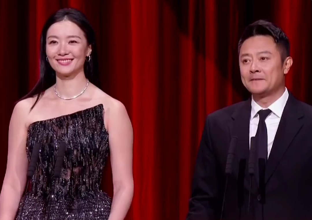 易烊千玺和宋佳夺金鸡奖的那一刻,同场演员们的微表情才是场大戏(组图) - 30