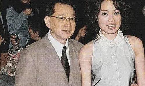 “港乐天后”的瓜:被嘲是“大饼脸+斗鸡眼”,恋情魔幻还与老板儿子暧昧(组图) - 6