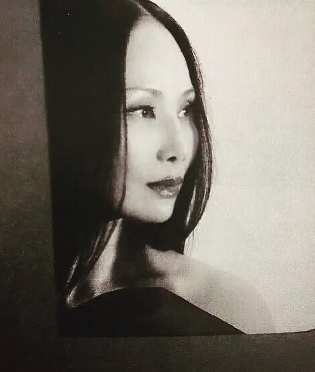 比邓文迪还狠！她离婚拿走亿万豪宅，光古董就5000万美金…（组图） - 11