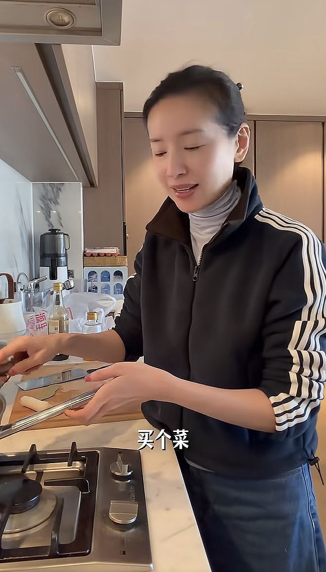 45岁董洁北京定居,住豪宅不请保姆不通暖气,自己洗衣做饭很勤劳(组图) - 2