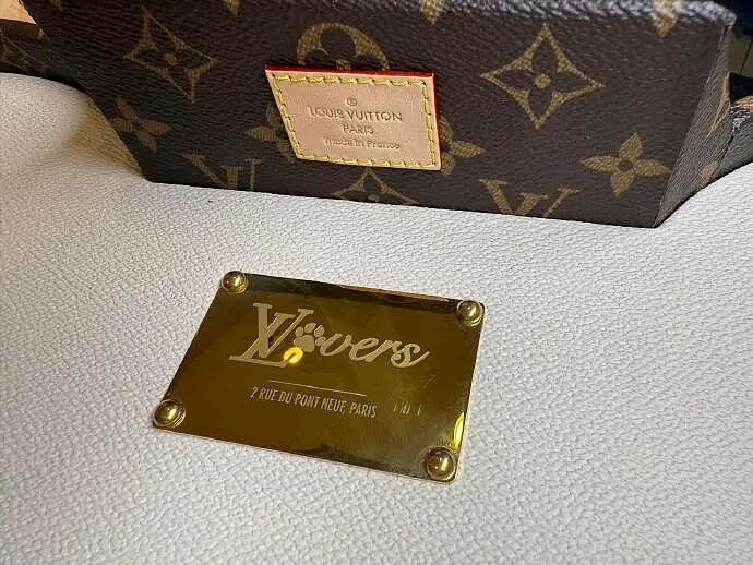【爆笑】LV 14万的狗盆原来长这样?网友夺笋:这十几万要实在没地方花你给我!(组图) - 8