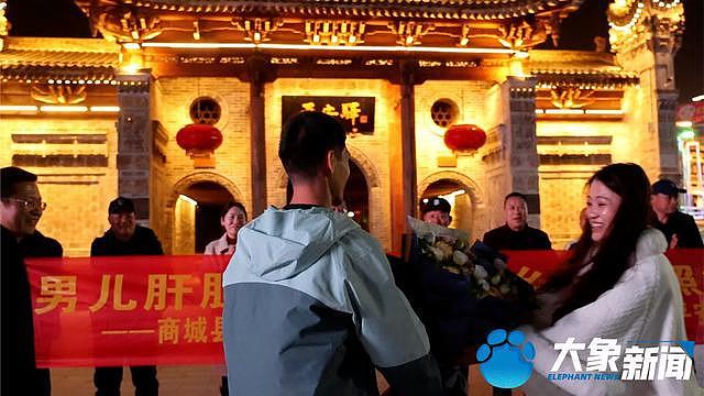 退伍特种兵参加荒野求生30天后退赛:动物吓跑没法打猎(组图) - 13