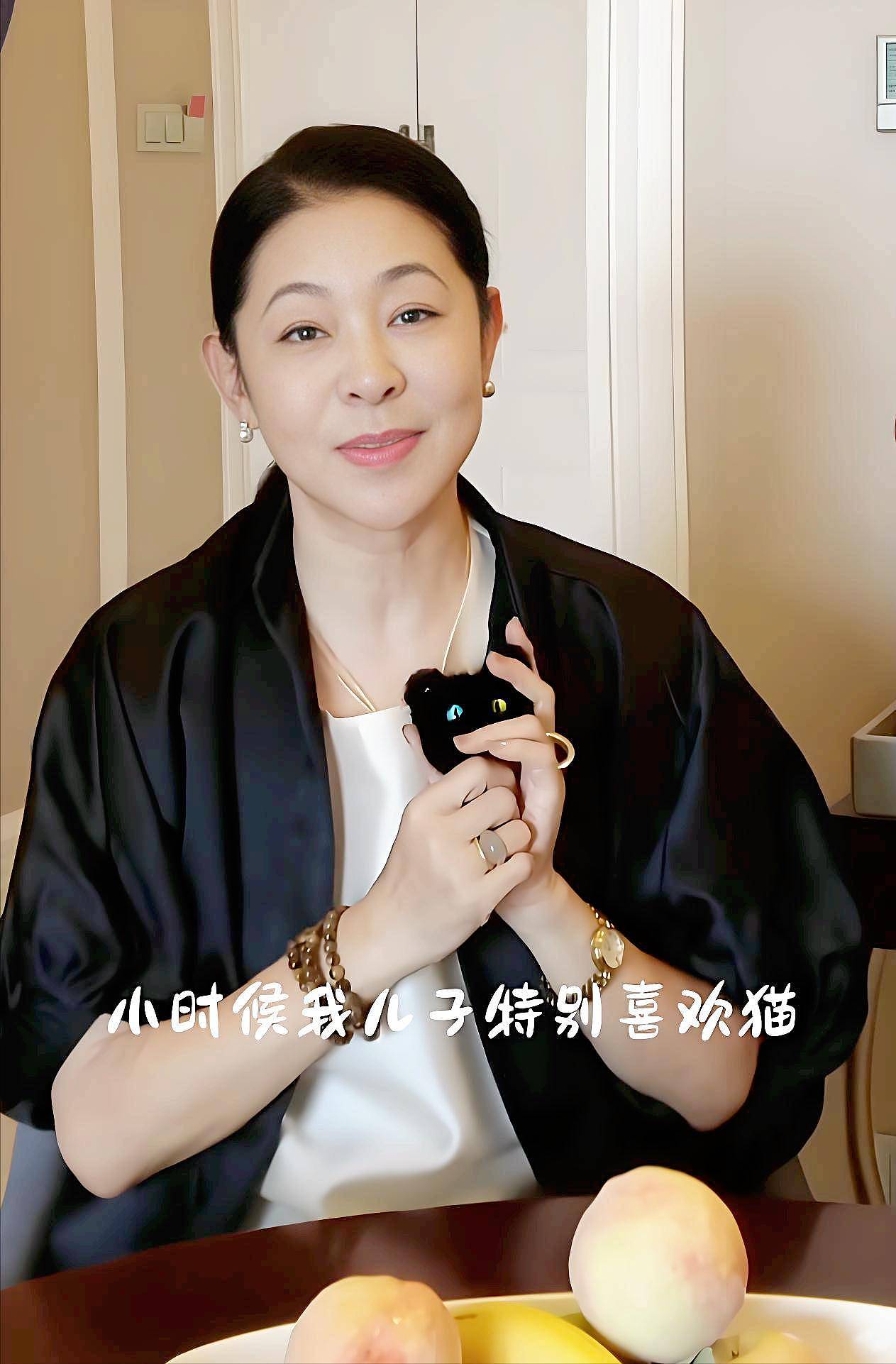 倪萍:儿子今年26岁了,我有两个担心,有钱也难圆满(组图) - 6