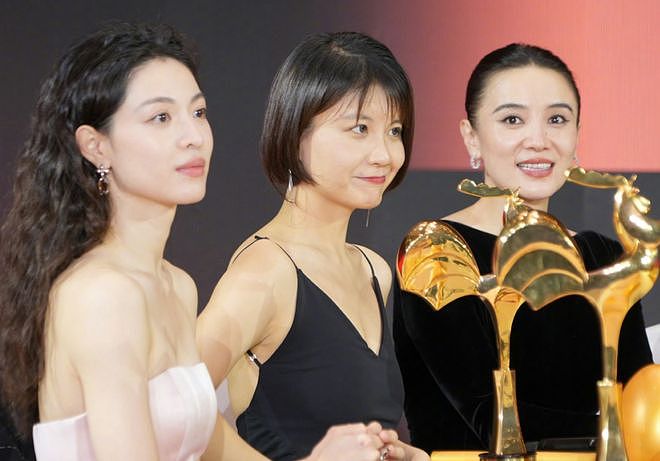 金鸡奖名场面!第1排大佬坐镇,咏梅表情管理,袁弘第5次当锦鲤(组图) - 30