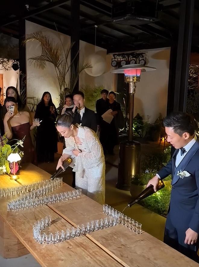 霍启仁婚礼现场：携泰国妻子敬酒载歌载舞，霍家全体亮相（视频/组图） - 8