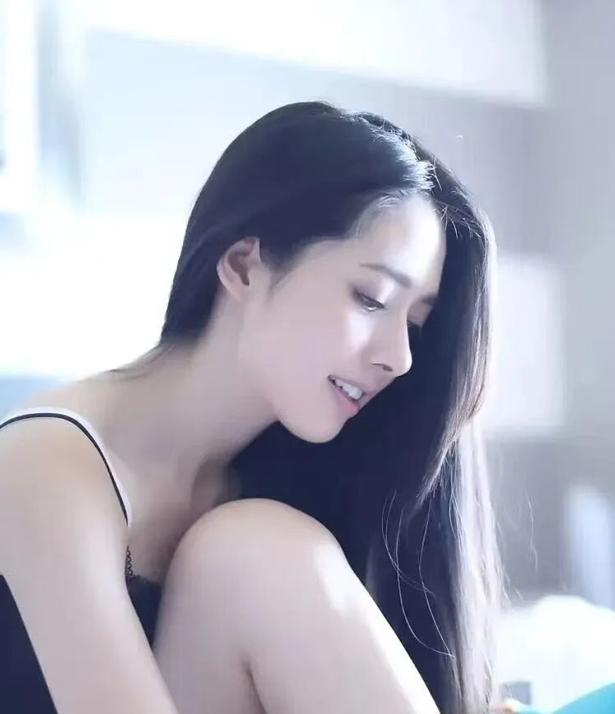 向家钱“只给看不给花”,老公“强捧不红”,她嫁豪门赌输了?(组图) - 8
