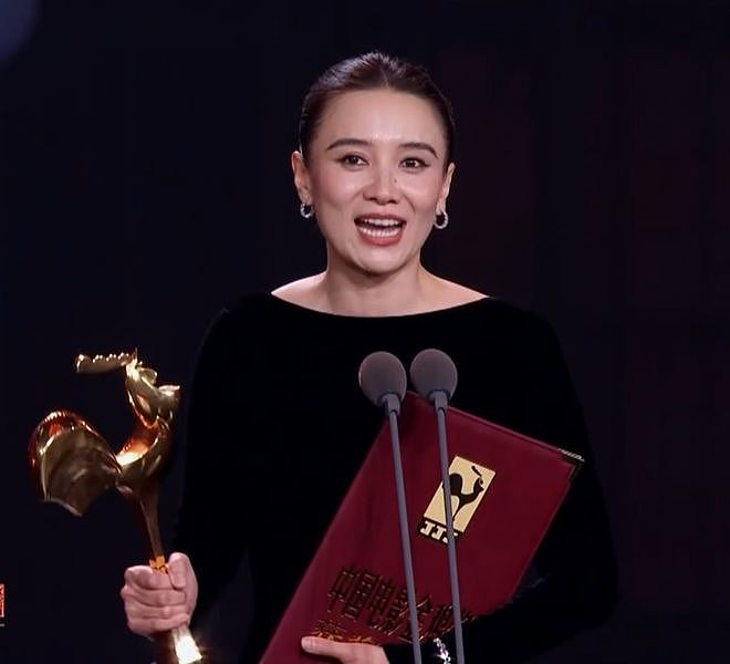 金鸡奖被嘲太水！名单偷跑张艺谋遭质疑，易烊千玺宋佳正拍他电影（组图） - 2
