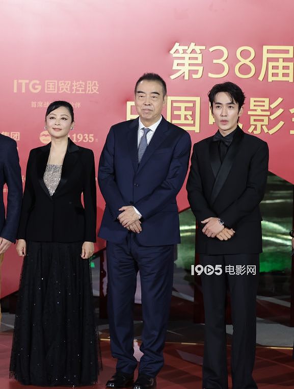 金鸡奖名场面!第1排大佬坐镇,咏梅表情管理,袁弘第5次当锦鲤(组图) - 11