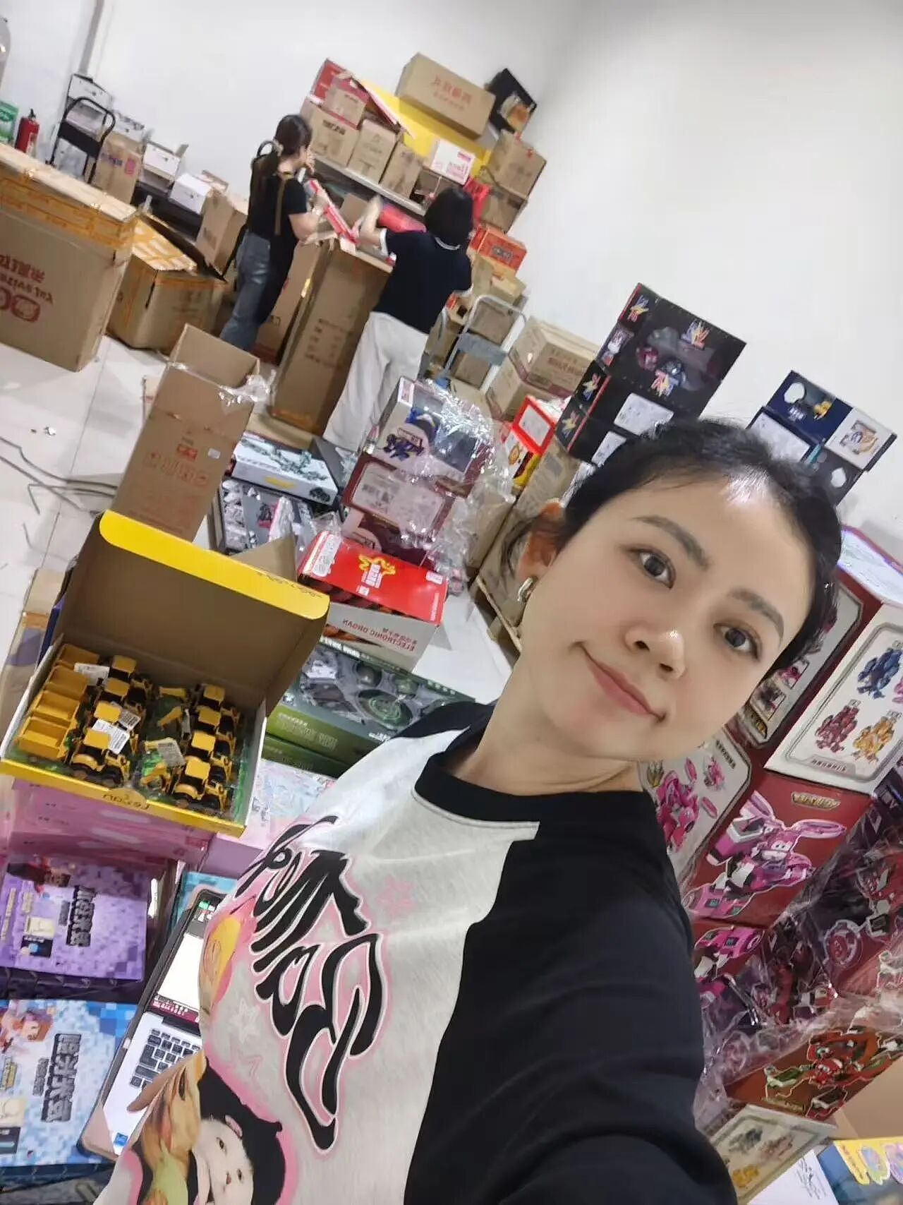 央视女导演：已辞职，在路边摆摊（组图） - 16