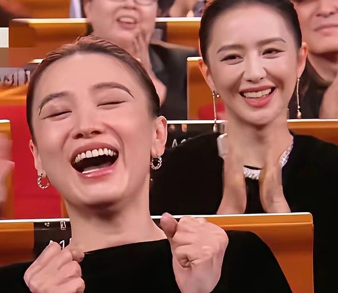 金鸡奖名场面!第1排大佬坐镇,咏梅表情管理,袁弘第5次当锦鲤(组图) - 6