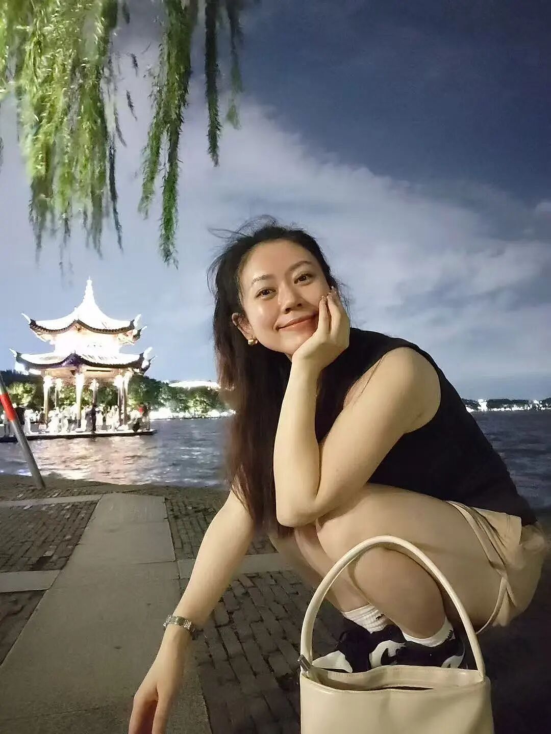 央视女导演：已辞职，在路边摆摊（组图） - 5