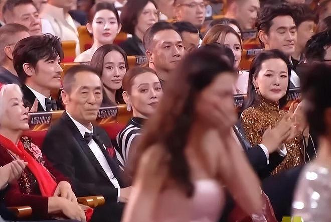 金鸡奖名场面!第1排大佬坐镇,咏梅表情管理,袁弘第5次当锦鲤(组图) - 19