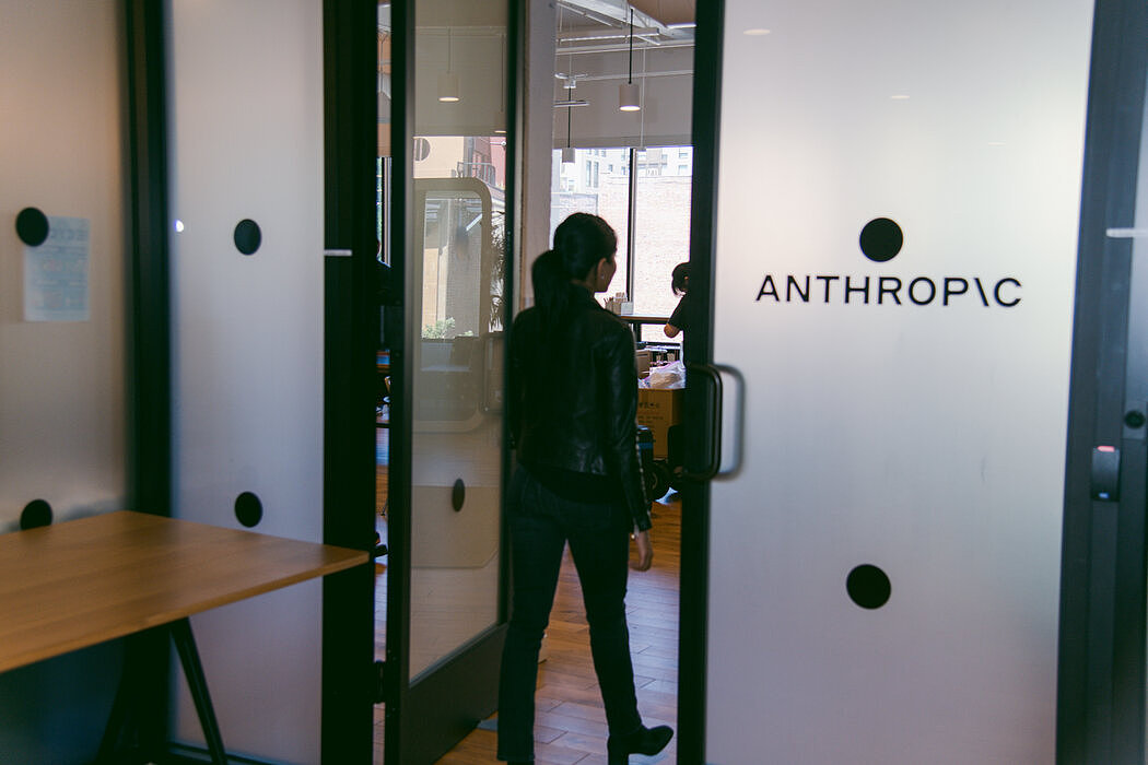 Anthropic称中国黑客利用该公司AI技术发起网络攻击(图) - 1
